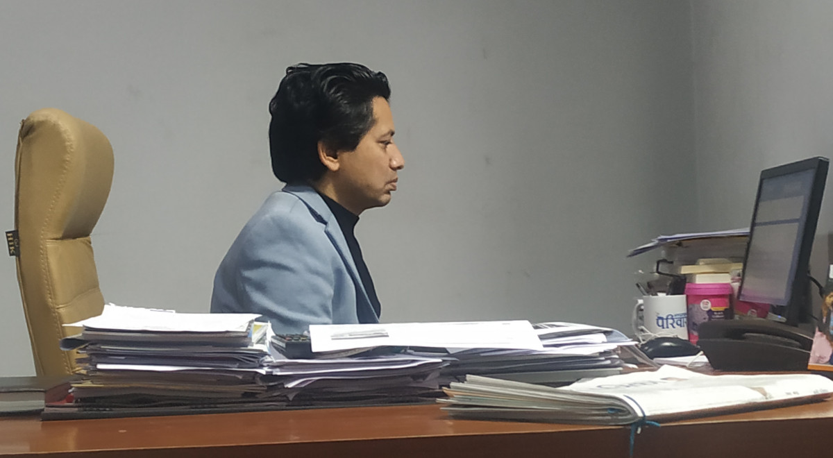 Umesh Chauhan in the Naya patrika office.jpg