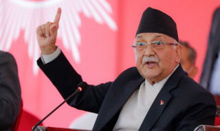 एमालेमा बोल्नेहरूमाथि ओलीको डण्डा